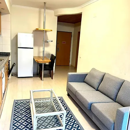 Ahs Luminoso T1 Em Com Varanda E Piscina *