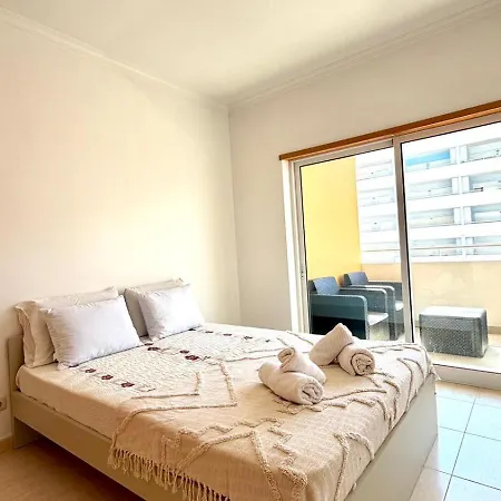 Ahs Luminoso T1 Em Com Varanda E Piscina Apartamento Portimão