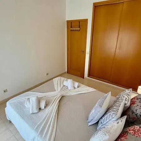 Ahs T1luminoso T1 Com Varanda E Piscina * Portimão