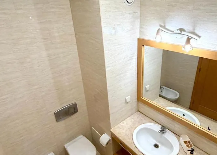 Ahs Luminoso T1 Em Com Varanda E Piscina