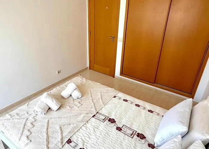 Ahs Luminoso T1 Em Com Varanda E Piscina Apartment *