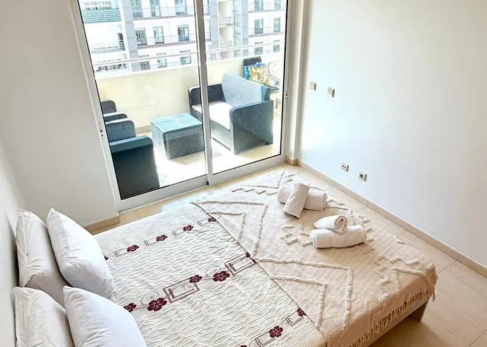 Ahs Luminoso T1 Em Com Varanda E Piscina Portimao